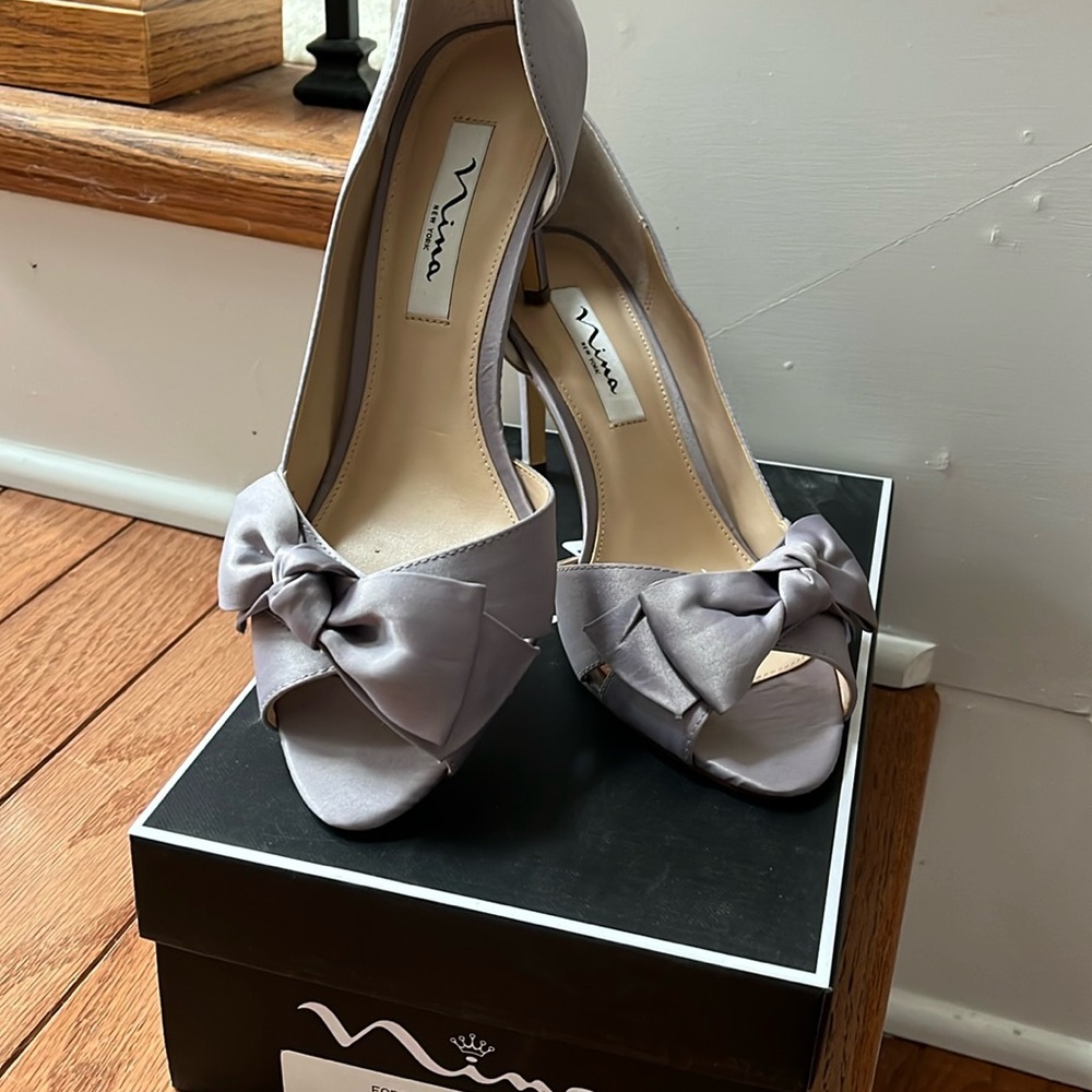 Nina Women's Gray Peep-Toe Heels